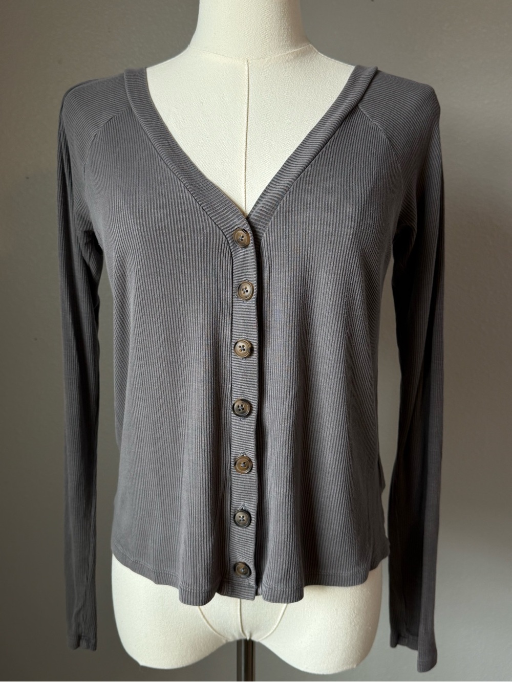 American Eagle Soft & Sexy Rib Button Front Top Gray Size Small